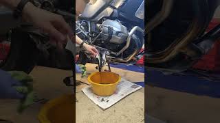 clean way to drain bmw r1200gs transmission oil.