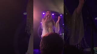 Tenille Arts “Party In The USA” (Miles Cyrus Cover) LIVE Glasgow Oran Mor