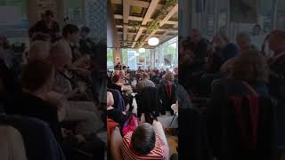 Irish music play in an Irish community in London موسیقی ایرلندی در لندن