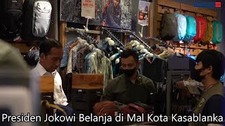 Kunjungi Mal Kokas, Presiden Jokowi Belanja Produk Lokal Jaket hingga Tas