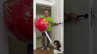 Yah dekho kitna bada lollipop #balloon #hi1mviews #funny #amazingmillionviews