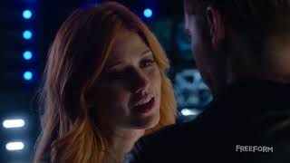 Shadowhunters - S1 Ep7 : Jace and Clary first kiss scene