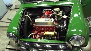 Classic Mini adjusting carburetor - at Beek Auto Racing