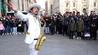 "PEPAS" | CRAZY STREET PERFORMER - Daniele Vitale Sax in ITALY