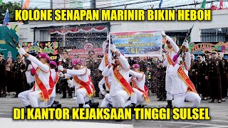 MEMBANGGAKAN, Di depan Kejaksaan Tinggi Marinir Atraksi Kolone Senapan