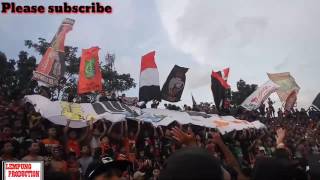 Coreo Curva Nord 1949 naik turun bendera