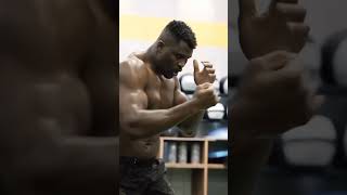 Francis Ngannou luces inquebrantable para su próximo pelea