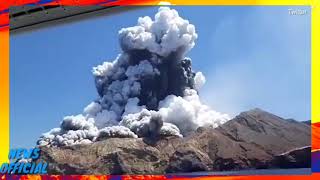 Frantic moments onboard tourist boat as the volcano on White Island in New Zealand erupts.