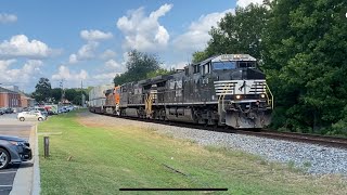 2 trains going through Duluth GA