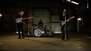 The Winery Dogs - Mad World (Official Music Video)