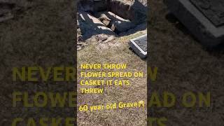 GRAVEYARD 60 YEAR OLD CASKET DISINTERMENT iROBLOX GRAVE ROBBING MORON FLORIDA HEAT