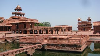 Near Agra there is Fatehpur Sikri