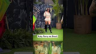 "Katy Perry chega ao Brasil para o Rock in Rio e surpreende fãs em encontro antes do show"