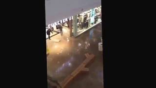 Inundación en Plaza Galerías.