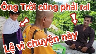 Đang làm lễ ban Pháp danh bất ngờ trời đổ mưa sư nhỏ đã cảm động lòng trời quyết tìm đường tu học