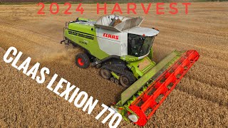 Harvest 2024 - Claas Lexion 770 combine in Lancashire