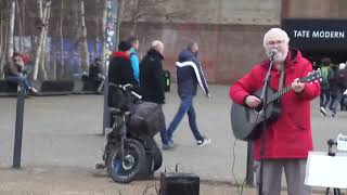 Busker Outside Tate Modern, Tate Modern, Bankside, London Borough of Southwark, London, SE1 9TG