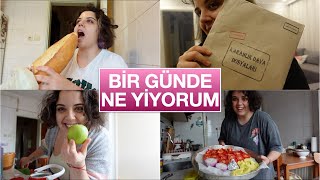 VİRAL DOMATES ÇORBASI TARİFİNİ DENEDİM 🍅 CİNAYET ÇÖZME OYUNU OYNADIK 🧐 BİR GÜNDE NE YİYORUM