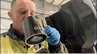 A day in the life of an HGV Mechanic. How to change a DAF CF85  MX13 clutch plus nightheater. Part 1