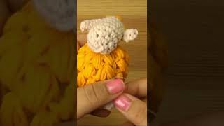 خروف كروشيه ميدالية مفاتيح سهل وجميل #كروشيه #ديكور #اميجرومي #crochet #diy #accessories #amugurumi