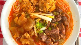 BUN BO HUE with Special Crab Balls - Cách Nấu Bún Bò Huế Với Gân, Chả Cua Đặc Biệt