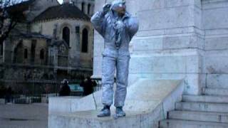 Funny Performer at Sacre Coeur Basilica Dec 2009