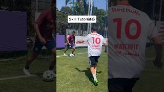 PRO PLAYER teaches you HIS SKILL #soccer #futebol #fussball