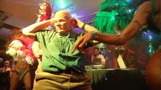 Walter White & Sexy Samba Dancers