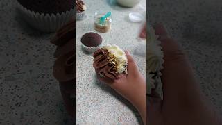 Cupcake Piping Technique Tutorial| Buttercream| Decorating techniques and Ideas| Flowers| Rose|viral