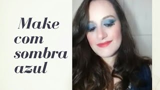 Makeup com olho azul