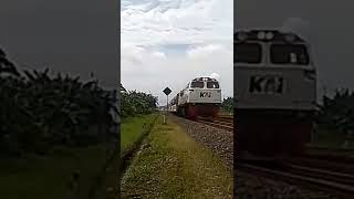 kereta sakti mengeluarkan jurus