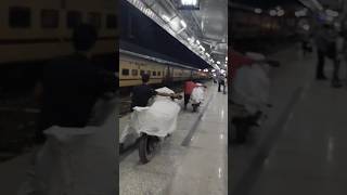 kalka to  howra bike parcel করে দিলাম  #ytshorts #bikelover #indianrailways