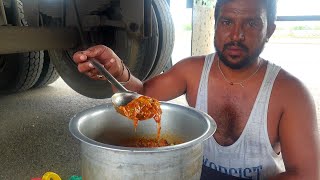 मिर्च लहसून प्याज़ टमाटर की चटनी राजस्थान ड्राइवर साहेब खाते हुए | daal baati & chatni