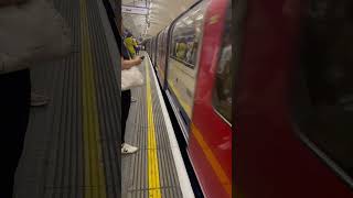 Can you spot the problem 🤔London underground #shorts