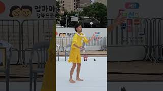 a bit of fun with juggling #seoullife #seoultravel #seoulfesta