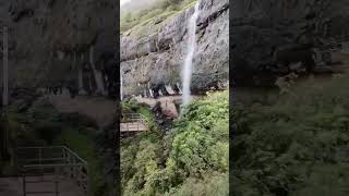 Lonavala In Monsoon 😍Bhor Ghat .... #monsoon #lonavala #bhorghat #deccanqueen #lonavaladiaries