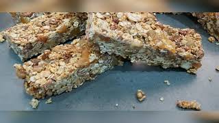 Granola bars filled with energy.    أصابع الشوفان لذيذة صحية واقتصادية كلها فوائد وطاقة