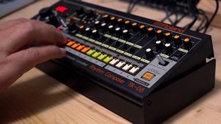 Roland TR-08 / Creating a pattern and testing the single-outs (Riamiwo StudioVlog 60)