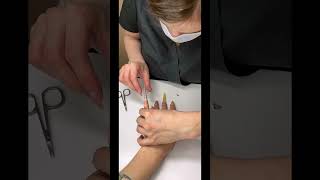 Неадекватная на маникюре #naildesign #shortsnails #курсыманикюра #shortvideo #обучениеманикюр #nail