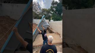 Instalando piscina de fibra da splash #foryou #fy #viral #dicas #pool #limpeza #satisfy #satisfying