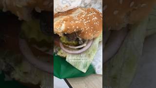 Cucaracha en una hamburguesa 🤢 | Cosas asquerosas encontradas en Carl's Jr | Parte 1#carlsjr #comida