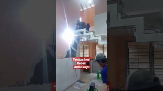 Tangga besi Lantai kayu