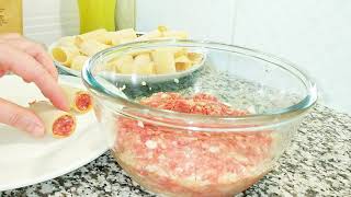 Каннеллони вкусное блюдо с фаршем. Cannelloni with minced meat.