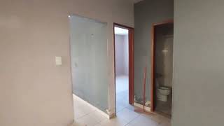 Vende casa 3/4 seno 1 suíte, Conjunto Anhanguera, em Goiânia perto do Parque Atheneu, Flamboyant