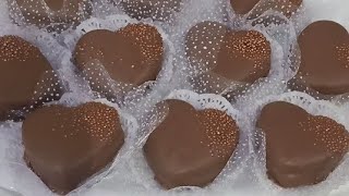 قلوب الشكلاطة كلها شوكولا في شوكولا بنينة بزاف بتزيين بسيط  Des coeurs aux chocolats