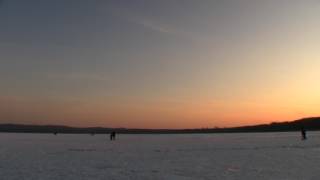 Der zugefrorene Müggelsee in Berlin Köpenick