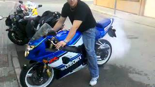 Quemando rueda gsxr750