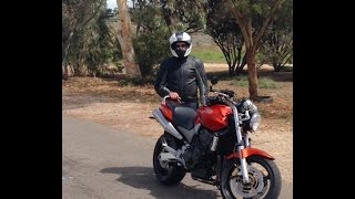 Ride with friends on the Honda Hornet 900 / 919