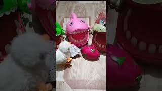 CHICK 🐥 TRY  TO GET DRAGON FRUIT #toys #satisfying #cute #subscribe #shorts