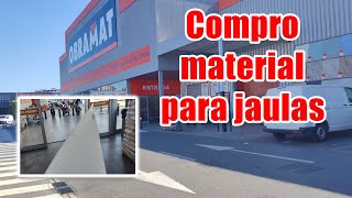 comprando material para jaulas gallos